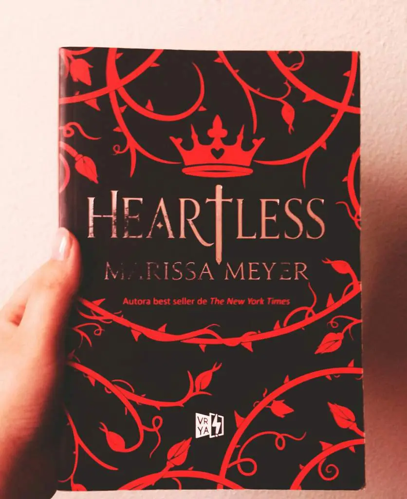 heartless libro resumen - Qué libro sigue después de Heartless