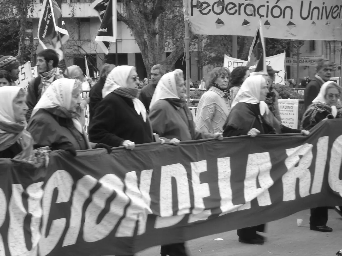 Abuelas de Plaza de Mayo: Una lucha incansable por la verdad y la justicia - Qué reclaman las Abuelas de Plaza de Mayo abuelas de plaza de mayo resumen - Qué reclaman las Abuelas de Plaza de Mayo